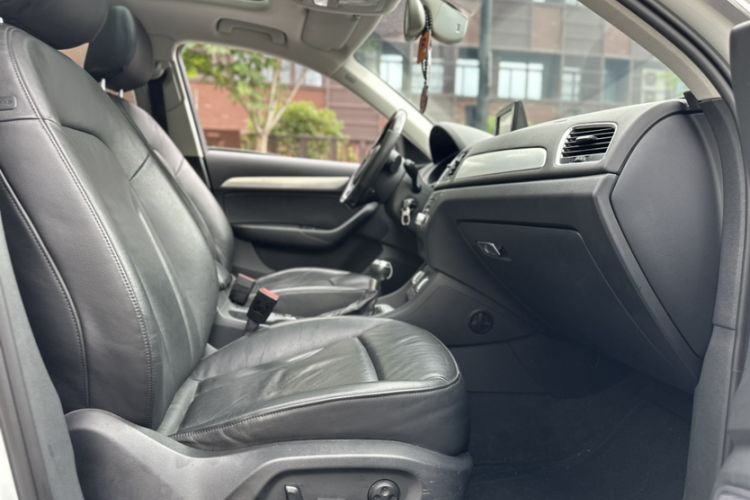 Used Audi Q3 2015 35 TFSI Comfort Model Interior 8