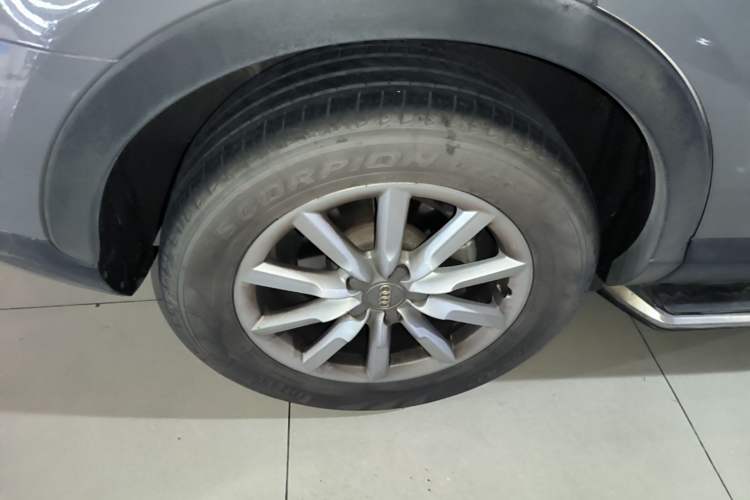 Used Audi Q3 2015 35 TFSI Comfort Model Right Rear Wheel Hub