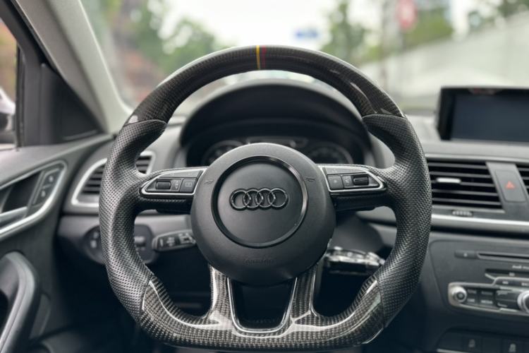 Used Audi Q3 2015 35 TFSI Comfort Model Steering Wheel