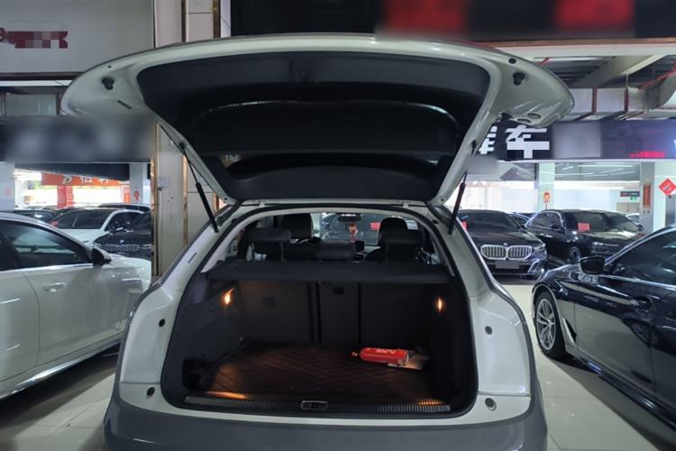 Used Audi Q3 2015 35 TFSI Comfort Model Trunk