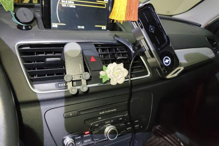 Used Audi Q3 2015 35 TFSI Ambition Edition Audio And AC Panel