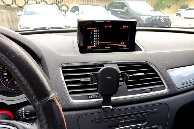 Used Audi Q3 2015 35 TFSI quattro Technology Edition Audio And AC Panel