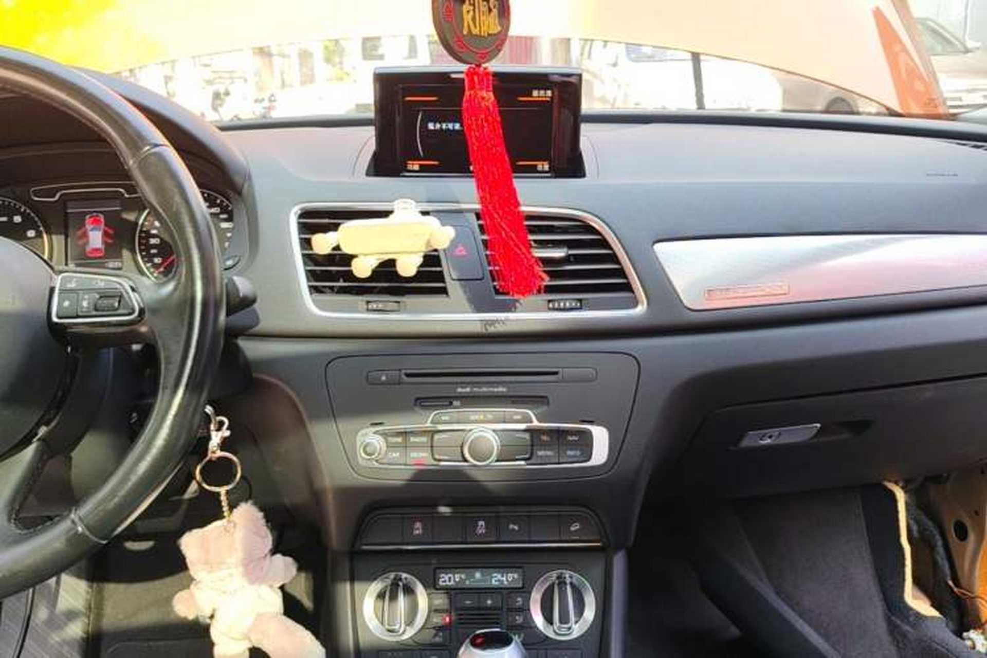 Used Audi Q3 2015 35 TFSI quattro Millionth Anniversary Edition Audio And AC Panel