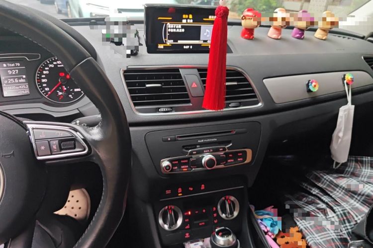 Used Audi Q3 2015 30 TFSI Ambition Edition Audio And AC Panel