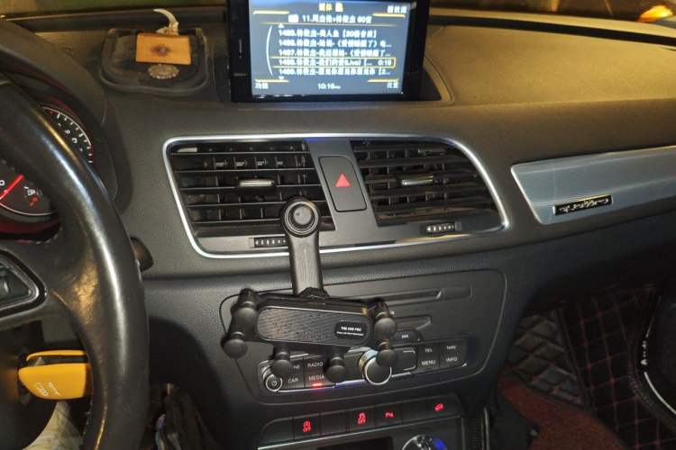 Used Audi Q3 2015 35 TFSI quattro Technology Edition Audio And AC Panel