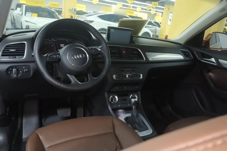 Used Audi Q3 2015 35 TFSI quattro Technology Edition Center Console
