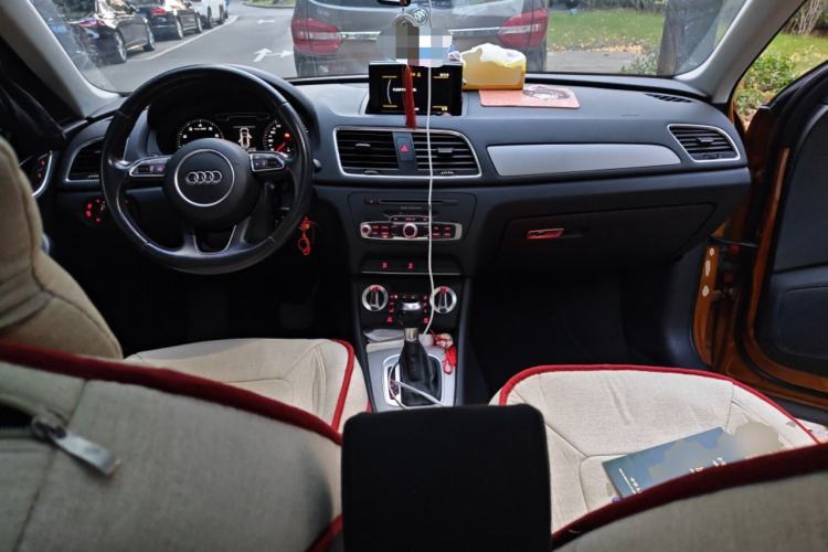 Used Audi Q3 2015 30 TFSI Ambition Edition Center Console