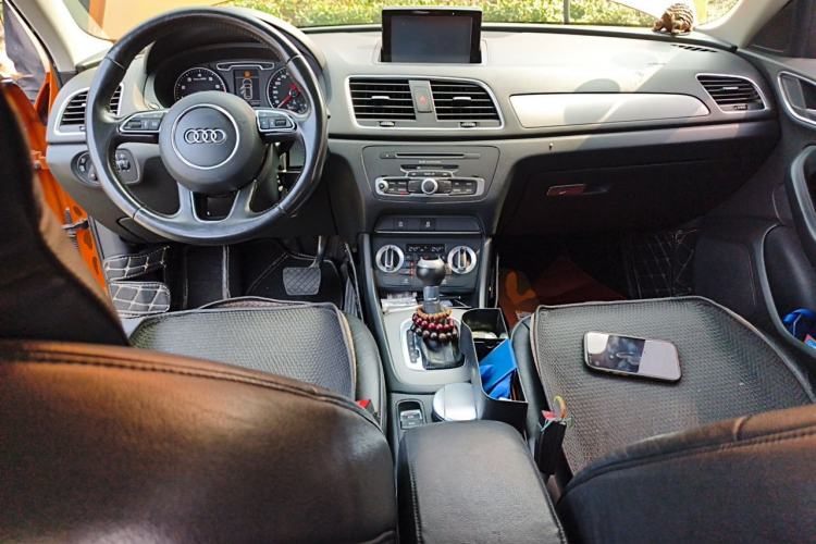 Used Audi Q3 2015 30 TFSI Ambition Edition Center Console