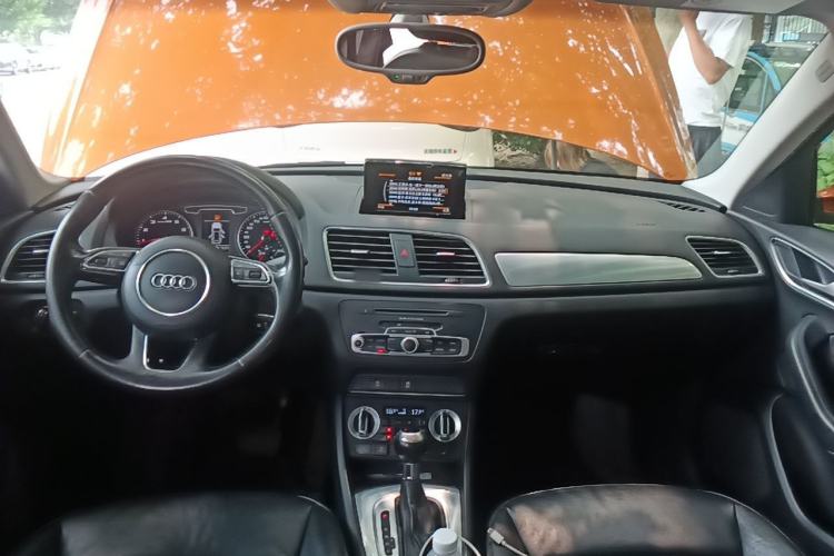 Used Audi Q3 2015 35 TFSI Millionth Anniversary Comfort Model Center Console