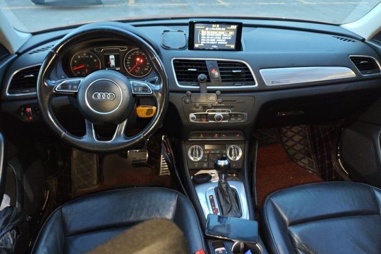 Used Audi Q3 2015 35 TFSI quattro Technology Edition Center Console