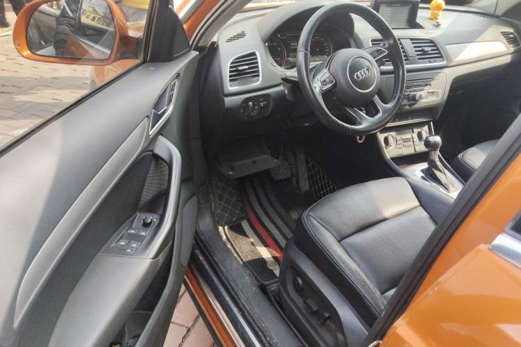 Used Audi Q3 2015 30 TFSI Ambition Edition Driver Seat