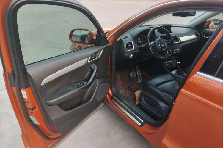 Used Audi Q3 2015 35 TFSI Comfort Model Driver Seat