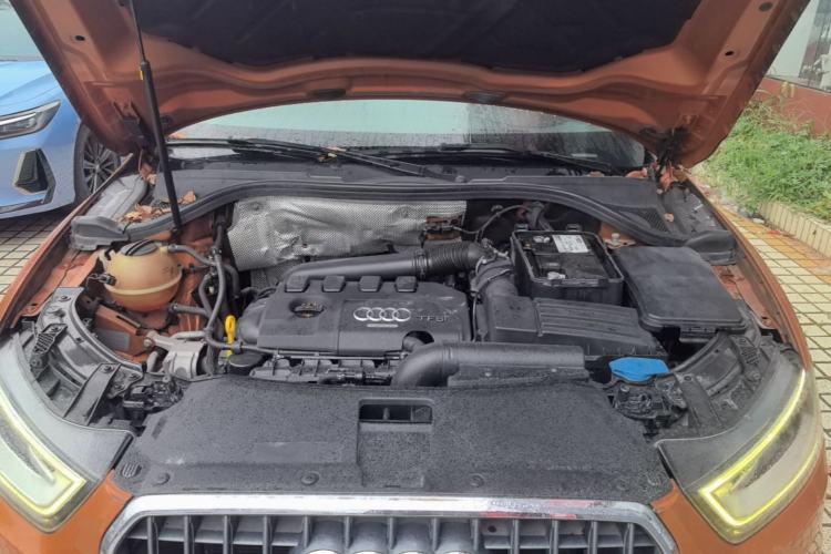 Used Audi Q3 2015 35 TFSI Comfort Model Engine Bay