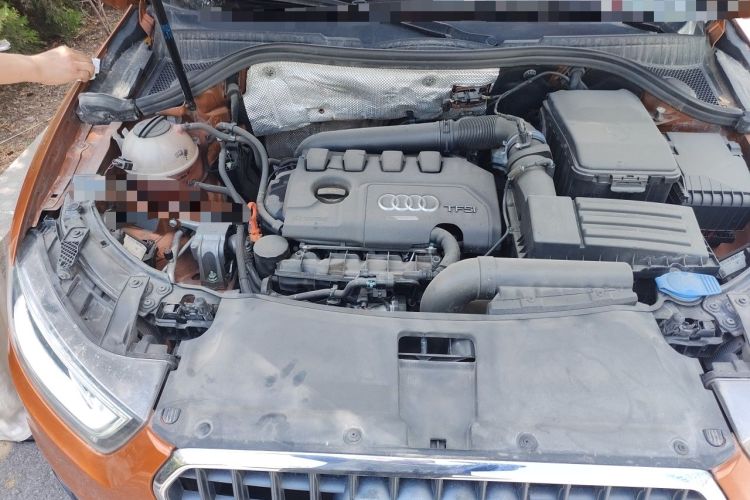 Used Audi Q3 2015 35 TFSI Comfort Model Engine Bay