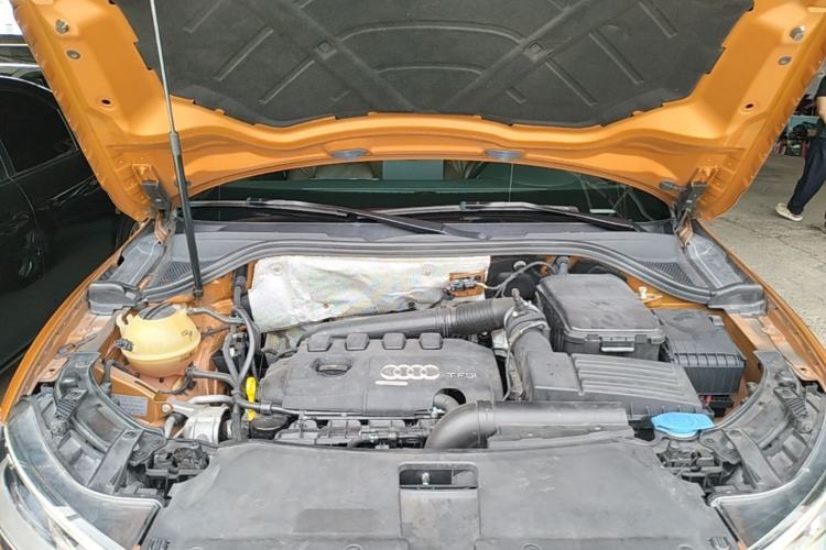 Used Audi Q3 2015 35 TFSI Comfort Model Engine Bay