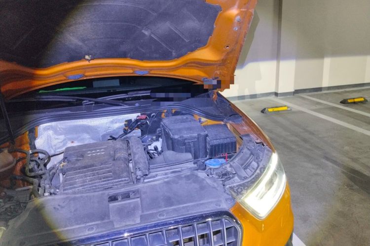 Used Audi Q3 2015 30 TFSI Comfort Model Engine Bay Left