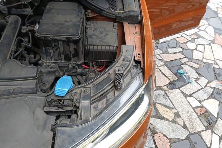 Used Audi Q3 2015 30 TFSI Comfort Model Engine Bay Left