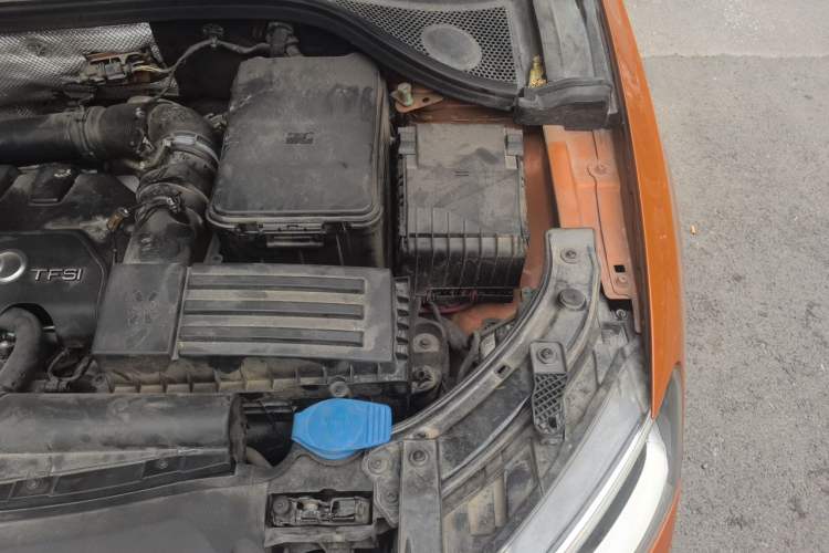 Used Audi Q3 2015 35 TFSI Comfort Model Engine Bay Left