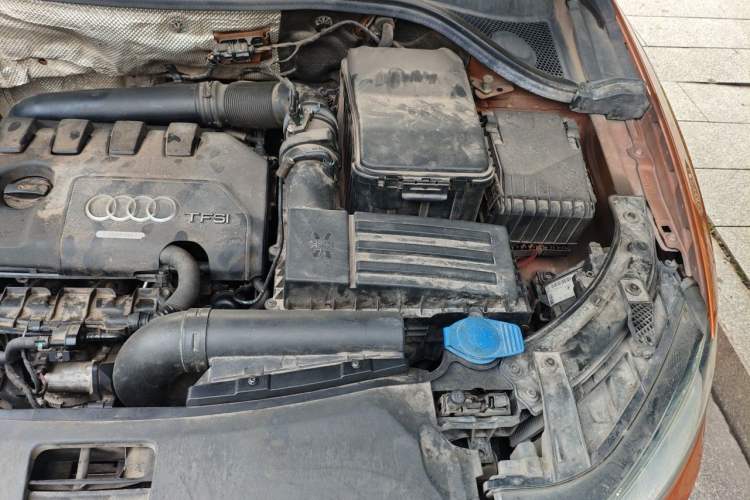 Used Audi Q3 2015 35 TFSI quattro Technology Edition Engine Bay Left
