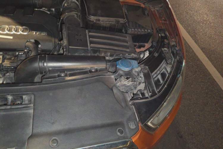 Used Audi Q3 2015 35 TFSI quattro Technology Edition Engine Bay Left