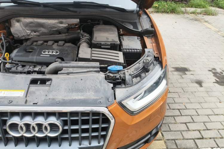 Used Audi Q3 2015 35 TFSI Comfort Model Engine Bay Left