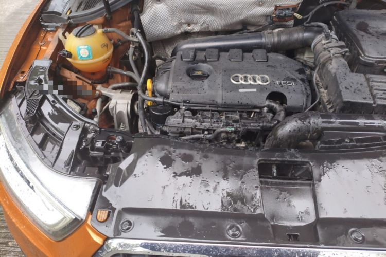 Used Audi Q3 2015 35 TFSI quattro Technology Edition Engine Bay Right