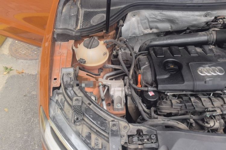 Used Audi Q3 2015 35 TFSI Comfort Model Engine Bay Right