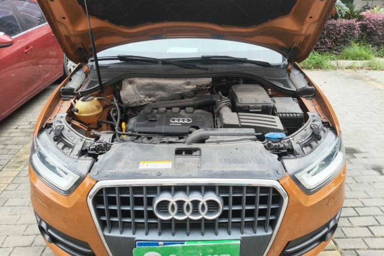 Used Audi Q3 2015 35 TFSI Comfort Model Engine Bay