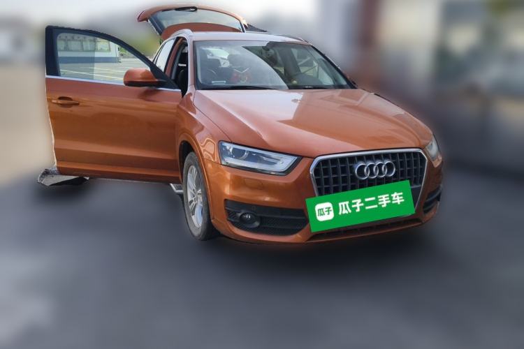 Used Audi Q3 2015 35 TFSI Comfort Model Front Right 45 Deg