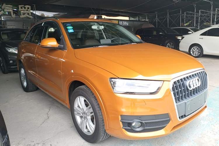 Used Audi Q3 2015 35 TFSI Comfort Model Front Right 45 Deg