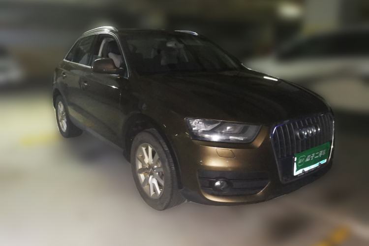 Used Audi Q3 2015 35 TFSI Ambition Edition Front Right 45 Deg