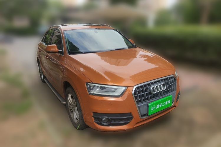 Used Audi Q3 2015 30 TFSI Comfort Model Front Right 45 Deg