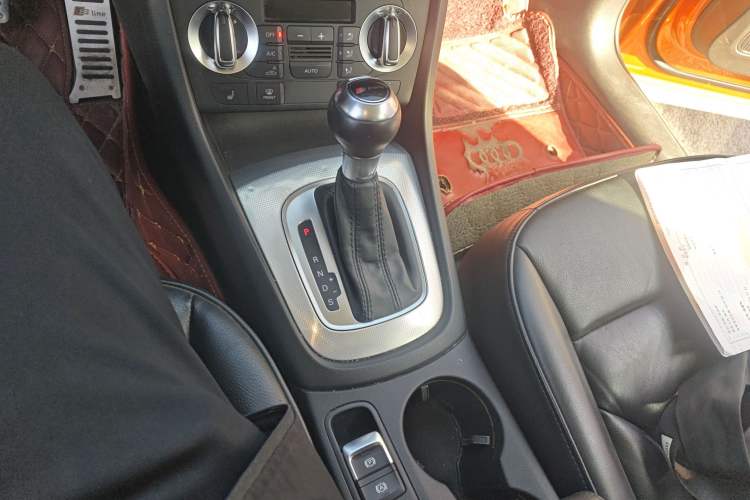Used Audi Q3 2015 35 TFSI Comfort Model Gear Lever