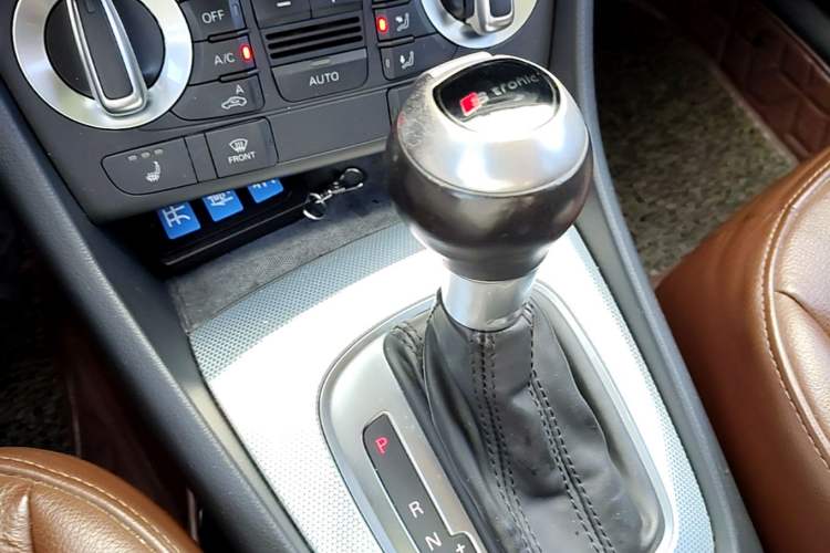 Used Audi Q3 2015 35 TFSI quattro Technology Edition Gear Lever
