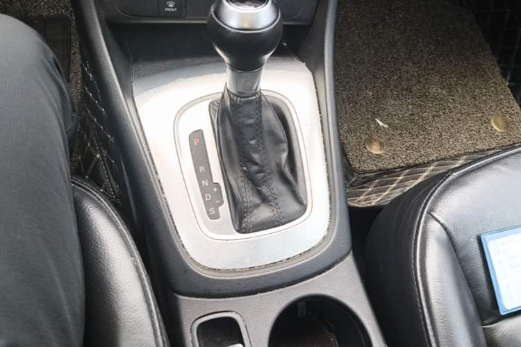 Used Audi Q3 2015 30 TFSI Comfort Model Gear Lever