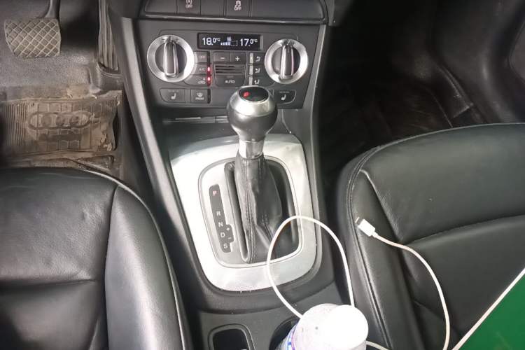 Used Audi Q3 2015 35 TFSI Millionth Anniversary Comfort Model Gear Lever