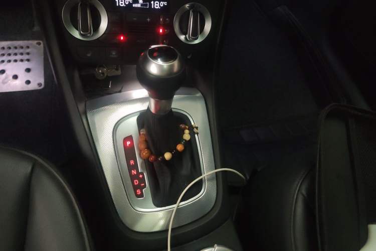 Used Audi Q3 2015 35 TFSI Comfort Model Gear Lever