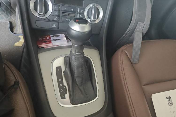 Used Audi Q3 2015 30 TFSI Ambition Edition Gear Lever