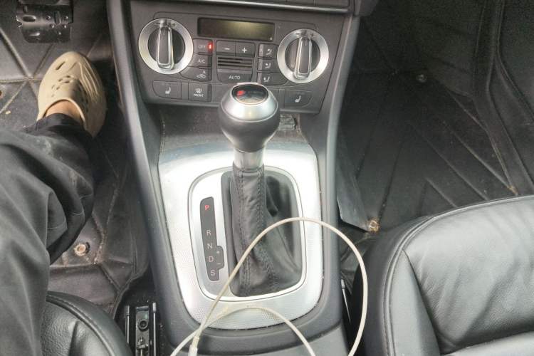 Used Audi Q3 2015 35 TFSI Comfort Model Gear Lever