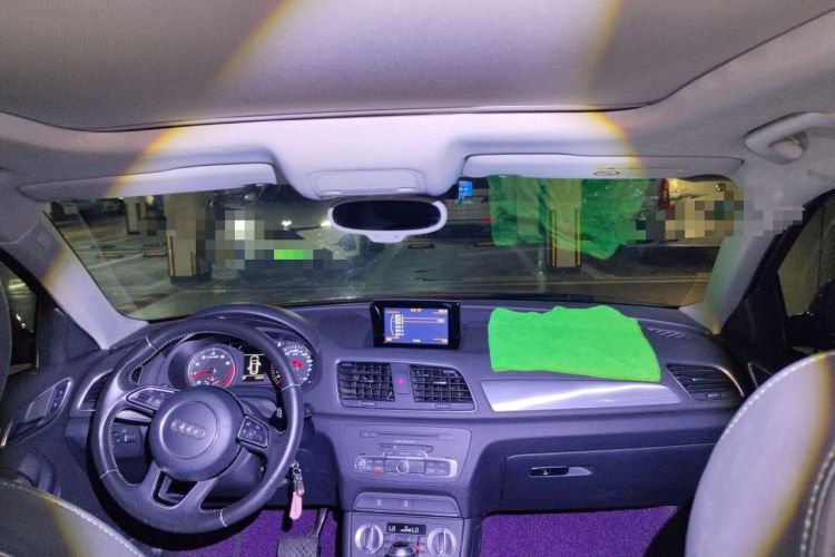 Used Audi Q3 2015 30 TFSI Comfort Model Headliner