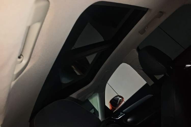 Used Audi Q3 2015 35 TFSI Comfort Model Headliner