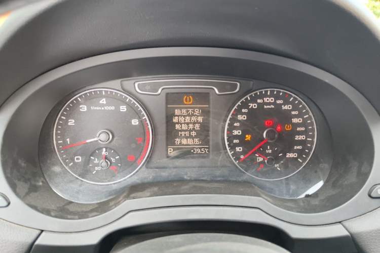 Used Audi Q3 2015 35 TFSI Comfort Model Instrument Cluster