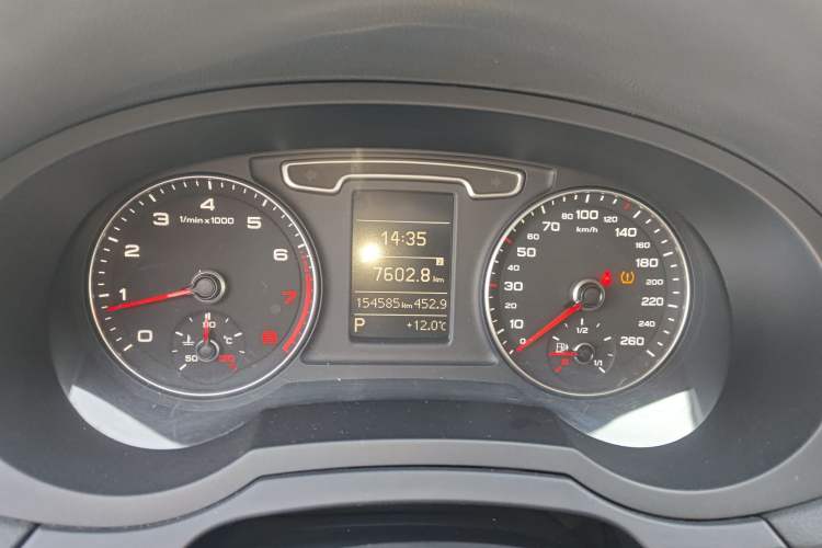 Used Audi Q3 2015 35 TFSI Comfort Model Instrument Cluster