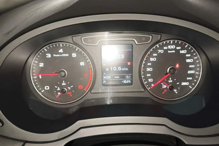 Used Audi Q3 2015 35 TFSI quattro Technology Edition Instrument Cluster