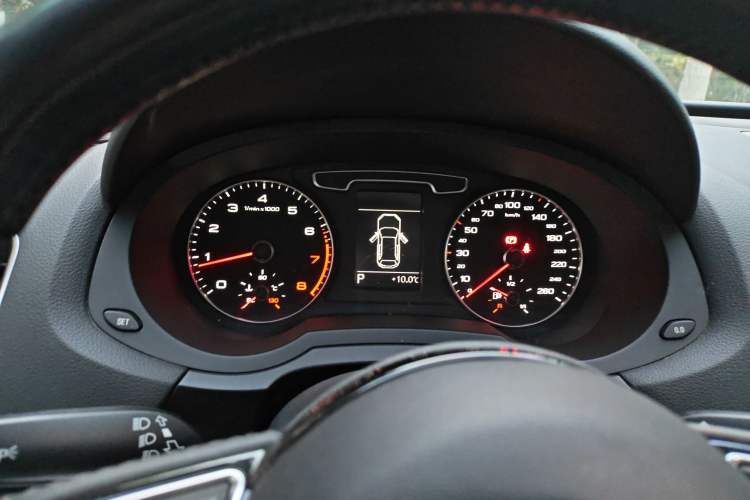 Used Audi Q3 2015 30 TFSI Ambition Edition Instrument Cluster