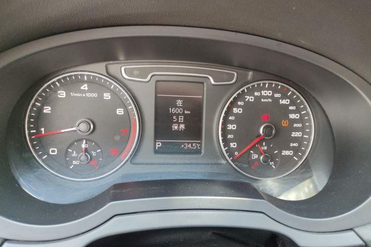 Used Audi Q3 2015 35 TFSI Comfort Model Instrument Cluster