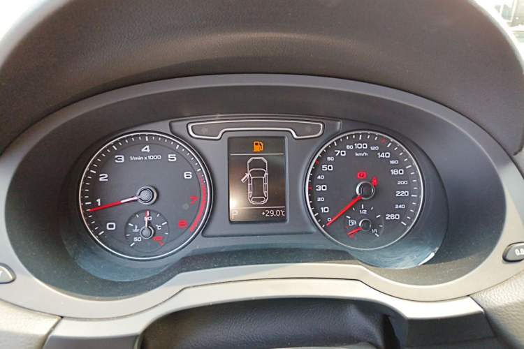 Used Audi Q3 2015 30 TFSI Ambition Edition Instrument Cluster