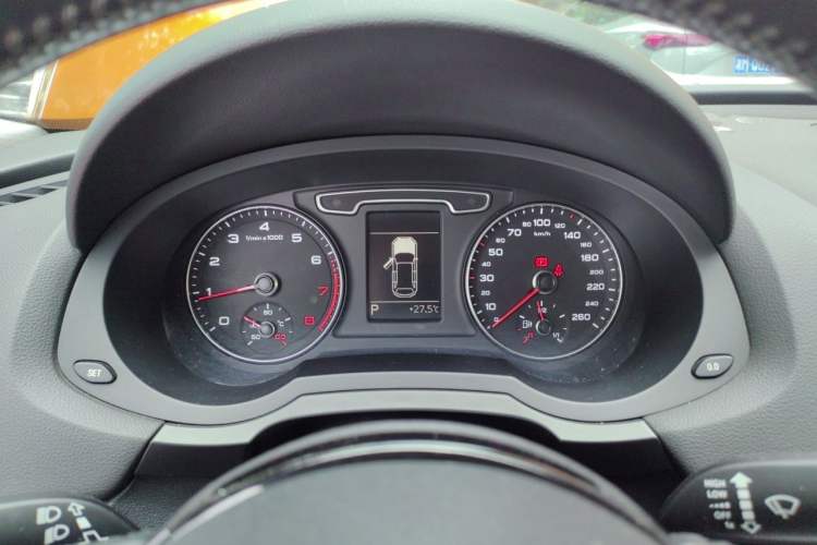 Used Audi Q3 2015 35 TFSI Comfort Model Instrument Cluster