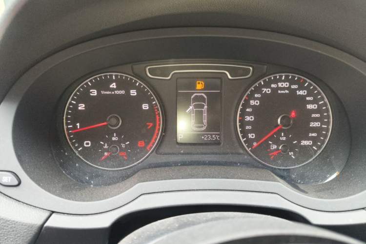 Used Audi Q3 2015 35 TFSI Comfort Model Instrument Cluster