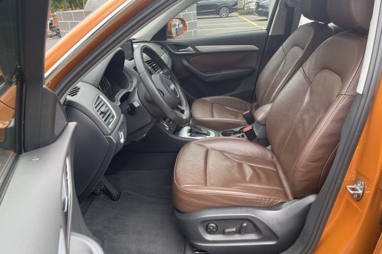Used Audi Q3 2015 35 TFSI Comfort Model Interior 2